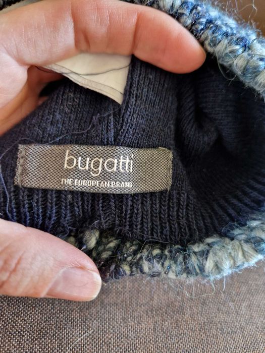 Шапка и шарф, Bugatti