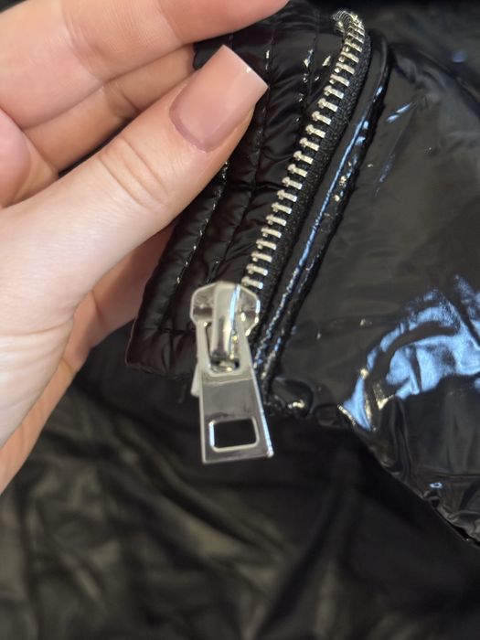 Ciepła zimowa kurtka z kapturem ze sztucznym futrem