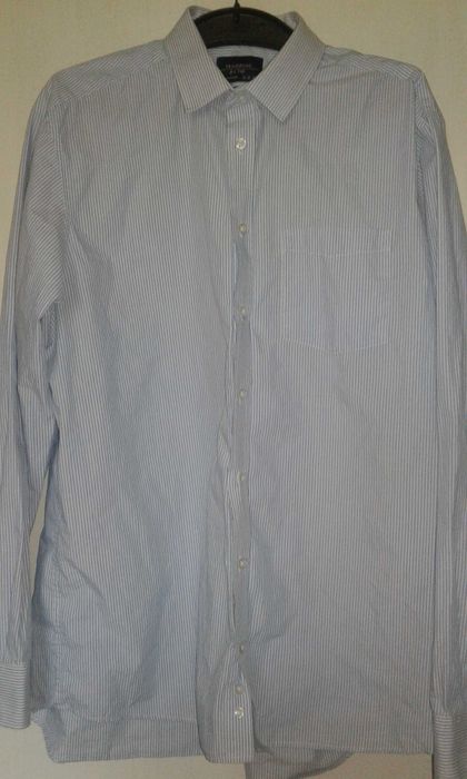 Фирменная мужская рубашка, в отличном состоянии.