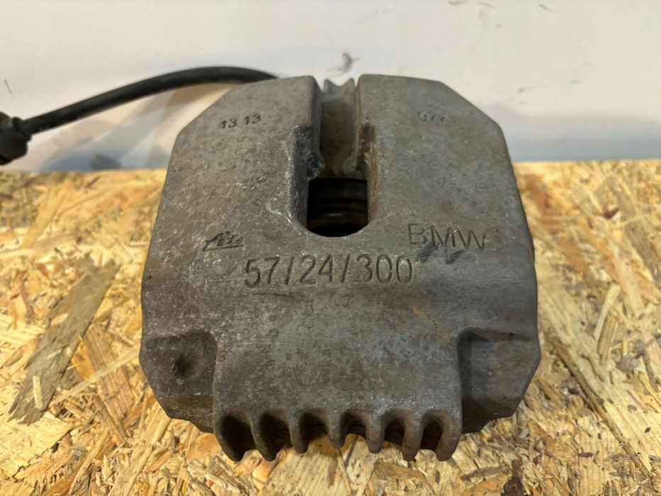 bmw e90 zacisk hamulcowy 57/24/300 przód l - 16681