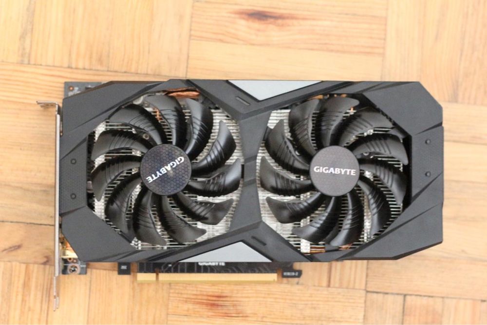 Gigabyte GTX 1660 Super - Impecável