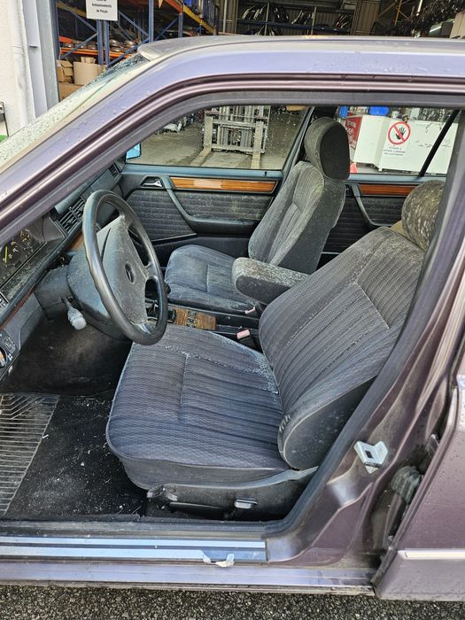 Mercedes-Benz Class E 300D W124 de 1992 para peças
