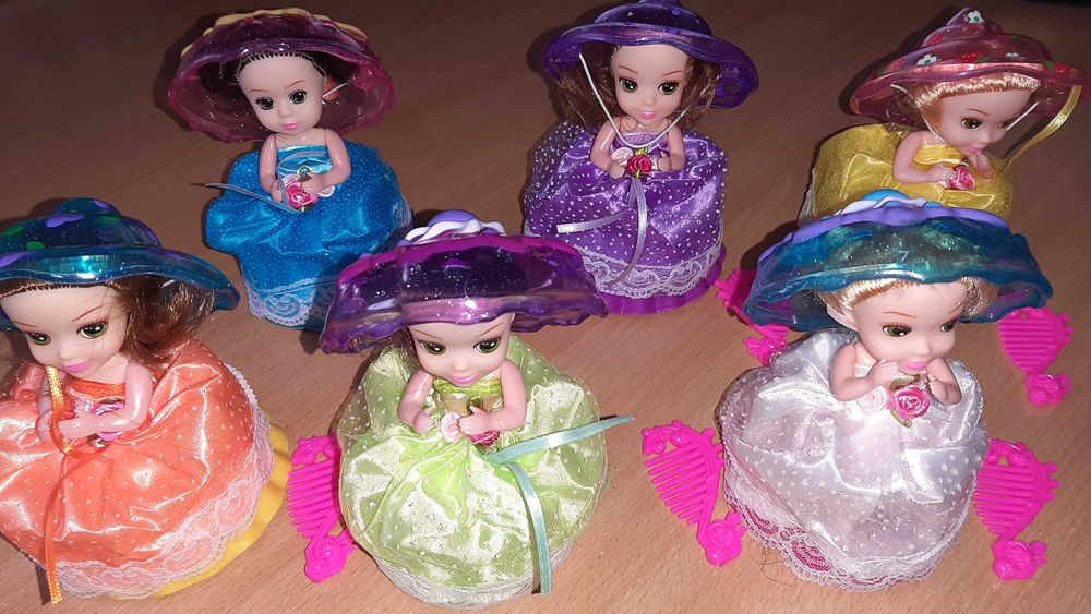 Ляльки ЛОЛ і інші  ляльки герої мультиків.