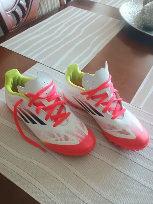 Buty sportowe halówki  Adidas r.36 jak nowe .