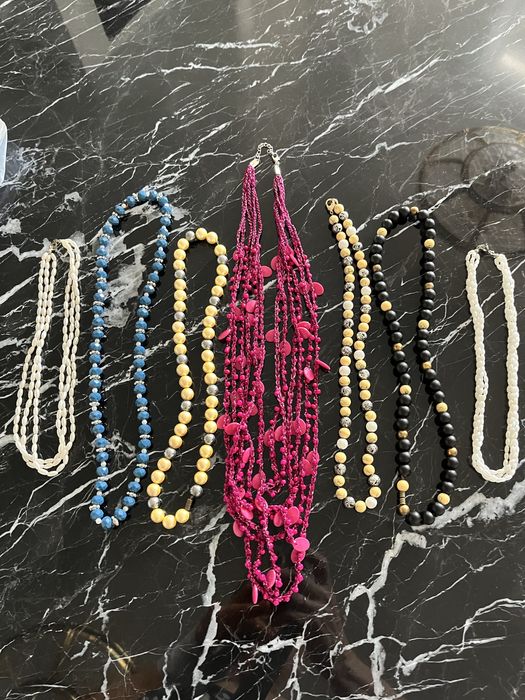 Бусы бижутерия разные