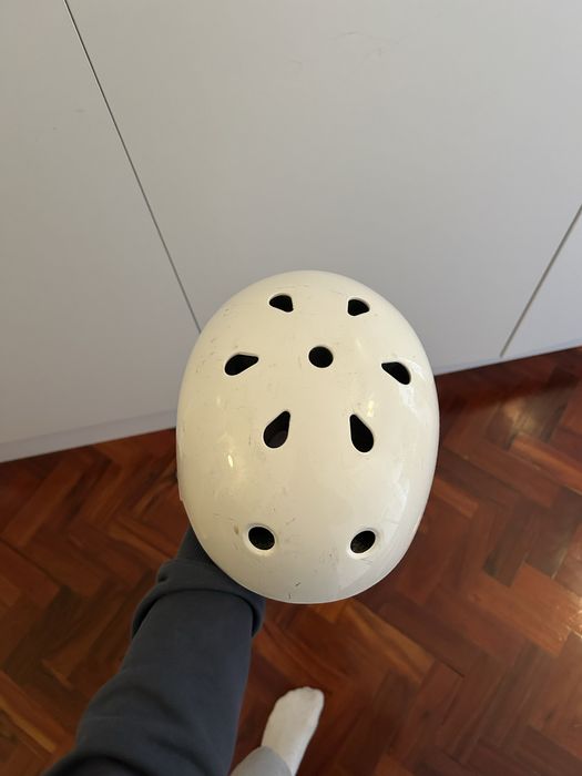 Capacete branco ajustável