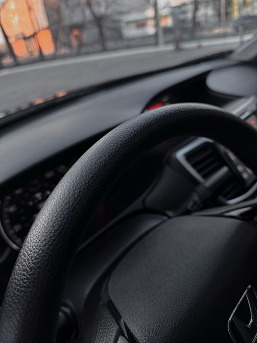 Продам авто HONDA ACCORD  2016 рестайлинг 34к пробега