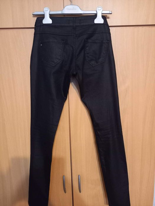 Spodnie Jeansy woskowane cropp S