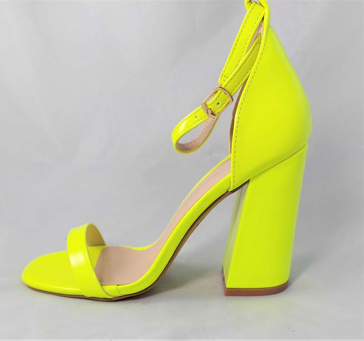 Sandały neonowe żółte lakierowane