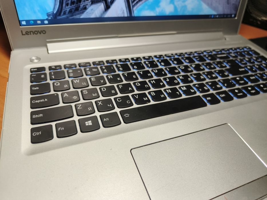 Отличный ноутбук Lenovo i5(7gen),8Озу,Ссд256,акб2часа