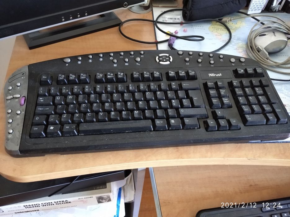 Multifunctional PC Keyboard64564314939649120
