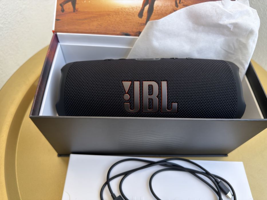 JBL Charge 5 Preta