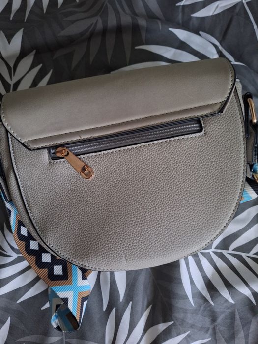 Torebka  damska  z muchą