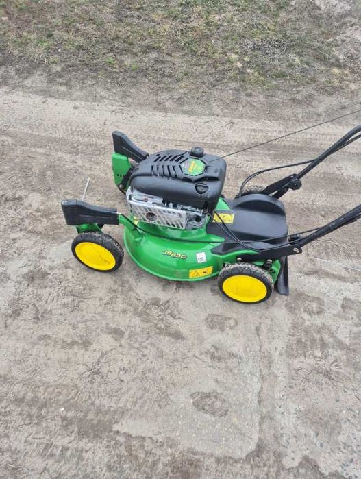 Kosiarka JOHN DEEREprawie nowa mulczująca