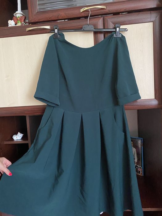 Плаття темно зеленого коляру