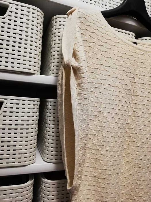 Beżowy SWETER nietoperz