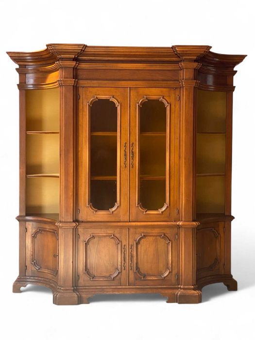 Piękna włoska biblioteczka z witryną, orzech