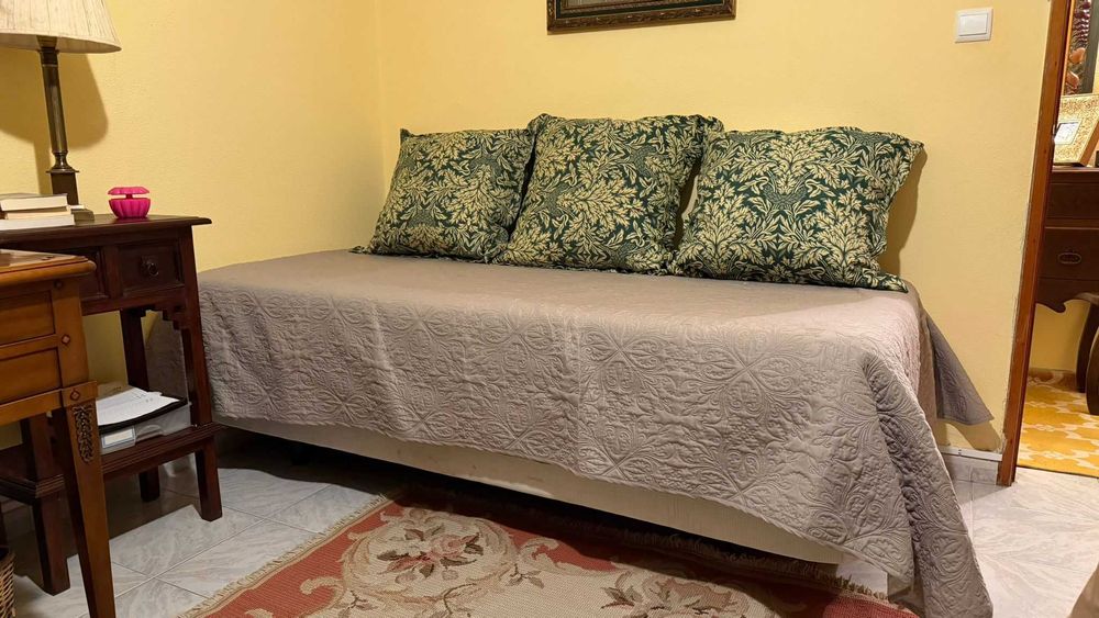 Cama (somier) e colchão novo