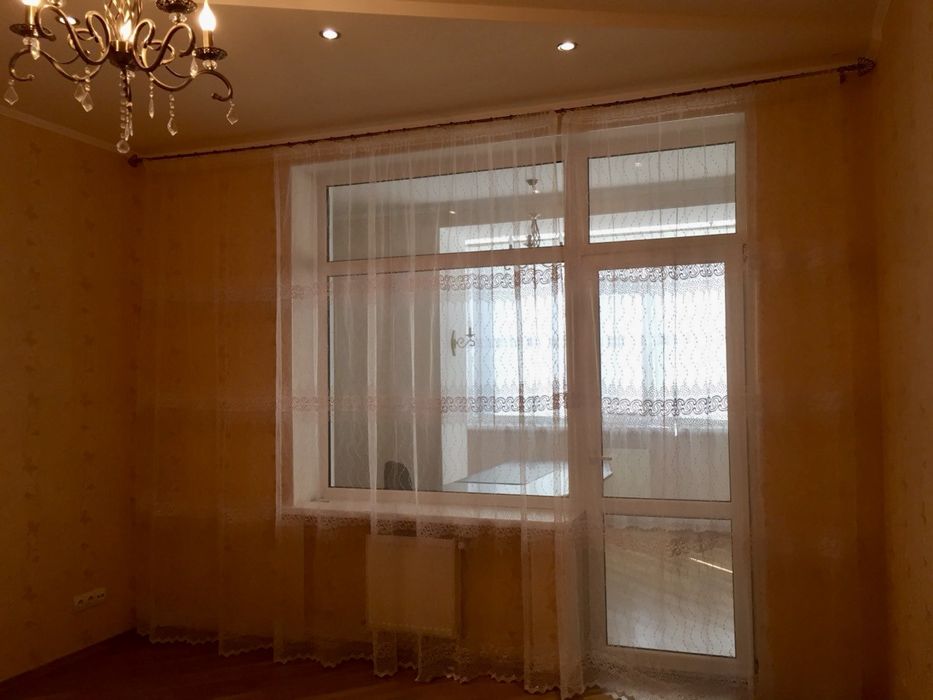 Оренда великогабаритної квартири  124 м.кв, у  Центрі, вул. Садова