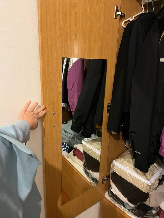 Guarda-roupa grande de madeira