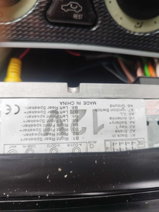 Auto rádio em bom estado