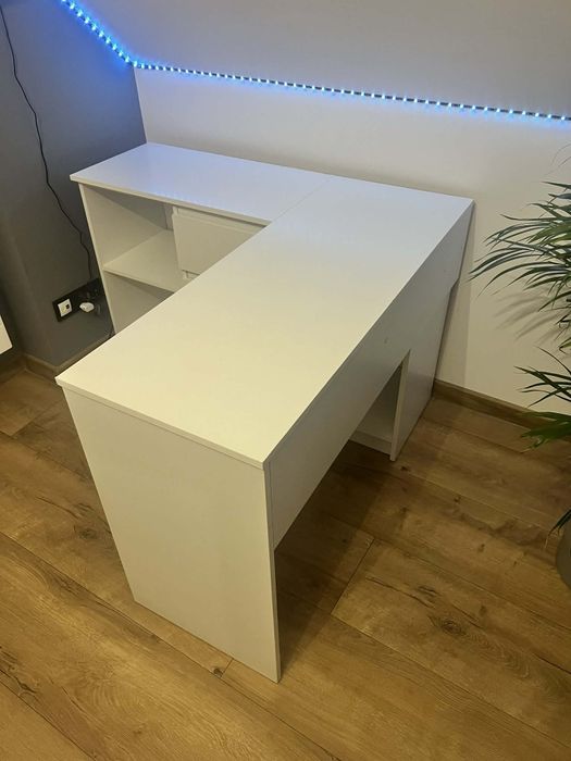 Biurko białe narożne