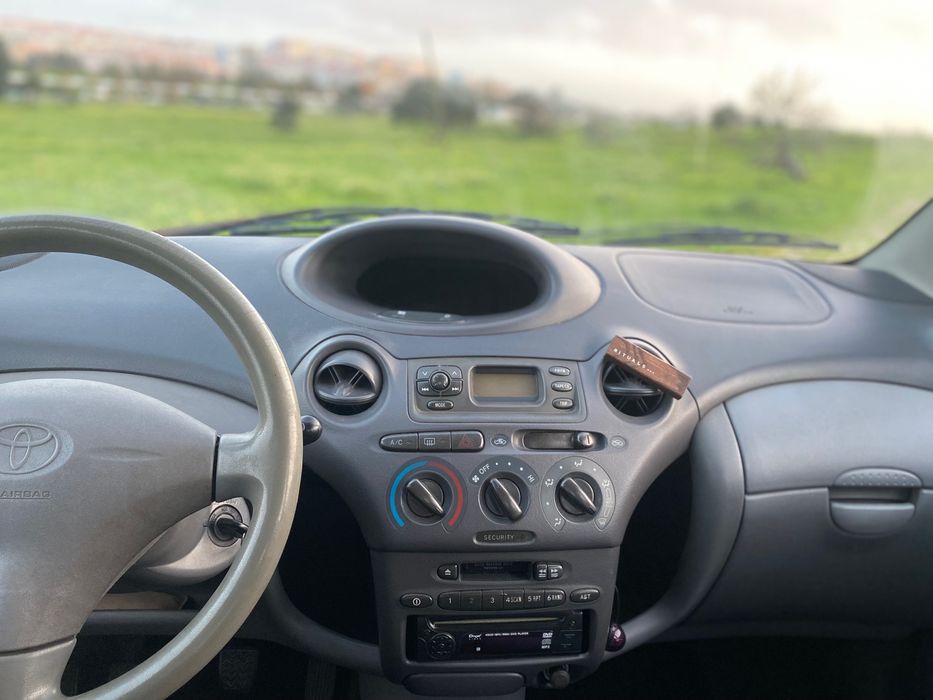 Toyota Yaris - económico e fiável