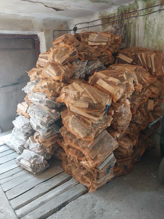 Drewno rozpałkowe w workach