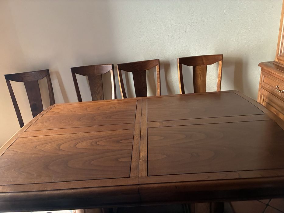 Mesa de sala com 6 cadeiras
