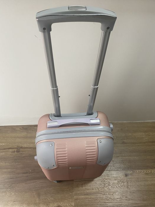 Mala de Cabine Rígida com Rodas e Cadeado