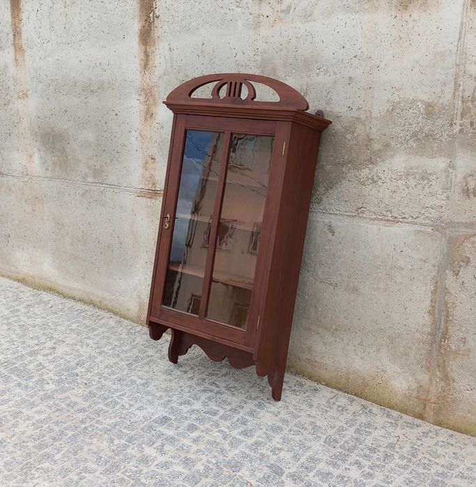 Antiga vitrine móvel expositor de parede em nogueira