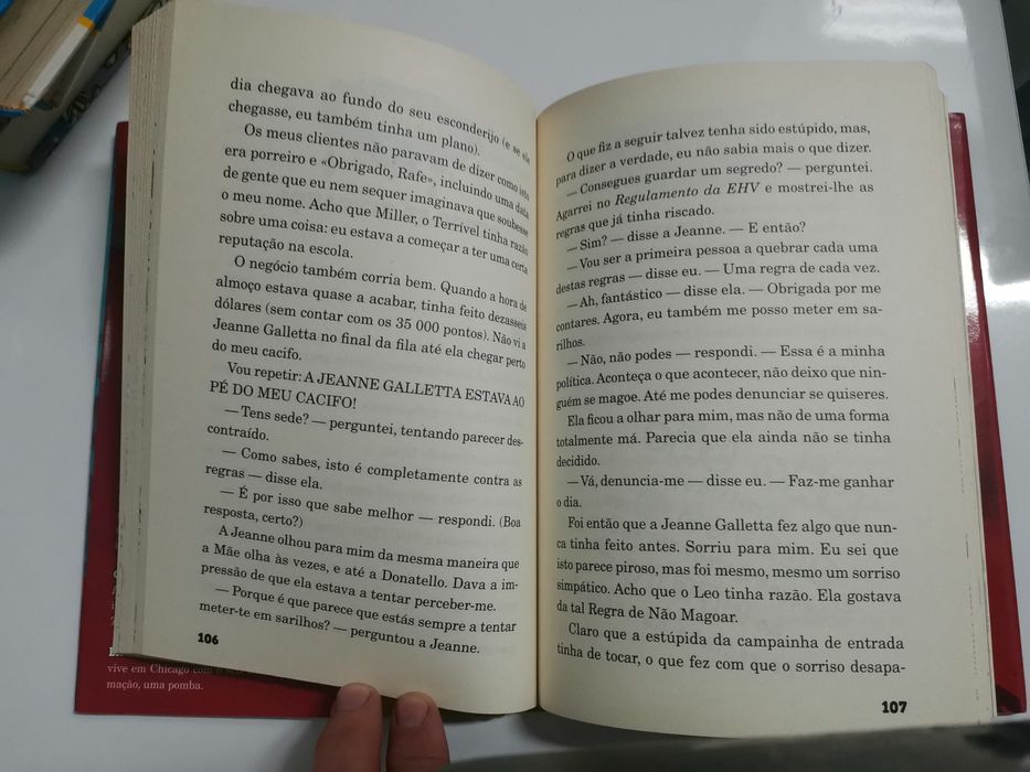 Livro juvenil "Escola - os piores anos da minha vida"