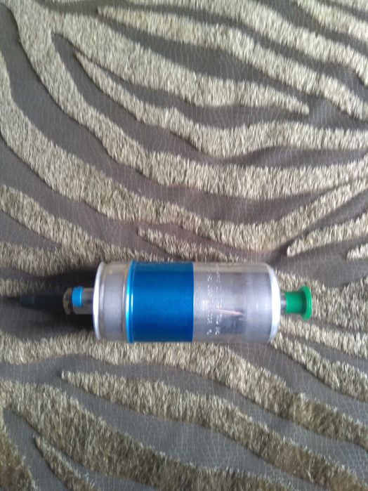 Автомобильный электрический топливный насос фирмы Bosch 0 580 254 942