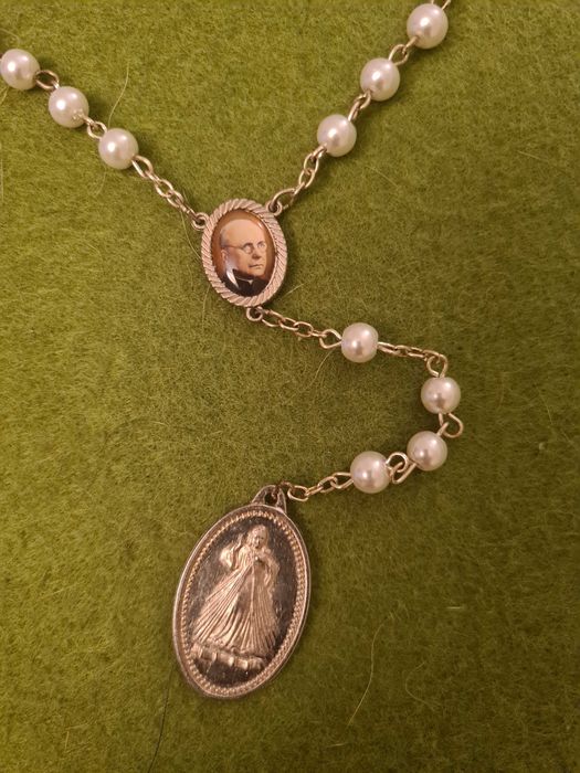 Perłowy różaniec ks. Sopoćko i siostra Faustyna + książka