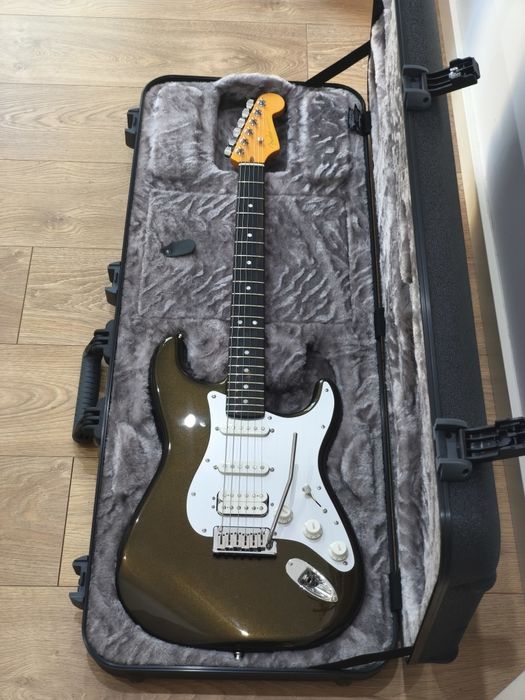 Fender American Ultra II Stratocaster HSS EB, Texas Tea