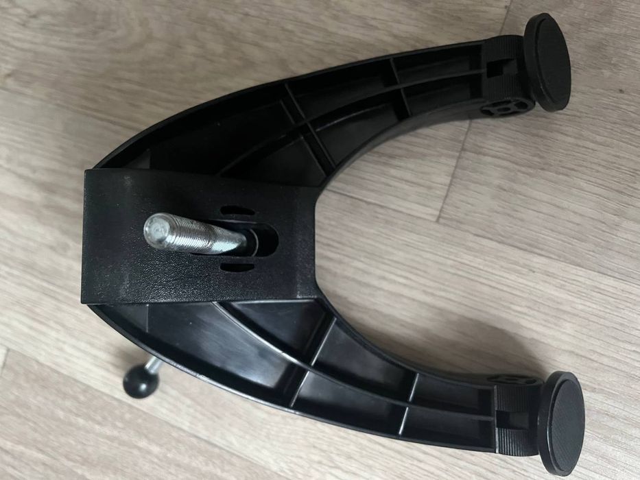 Продам игровой руль Thrustmaster (T300)