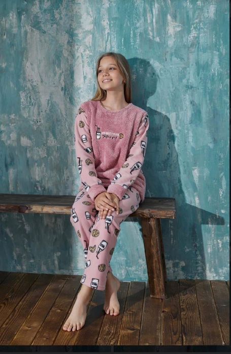 Піжама флісова на дівчинку 8 років