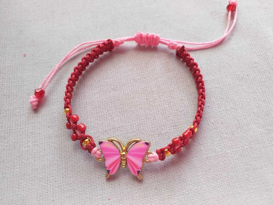 10 Pulseiras em Macramê com Borboletas em diversas cores