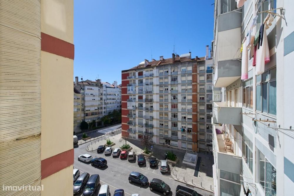 Quarto - localizado em Benfica Lisbon