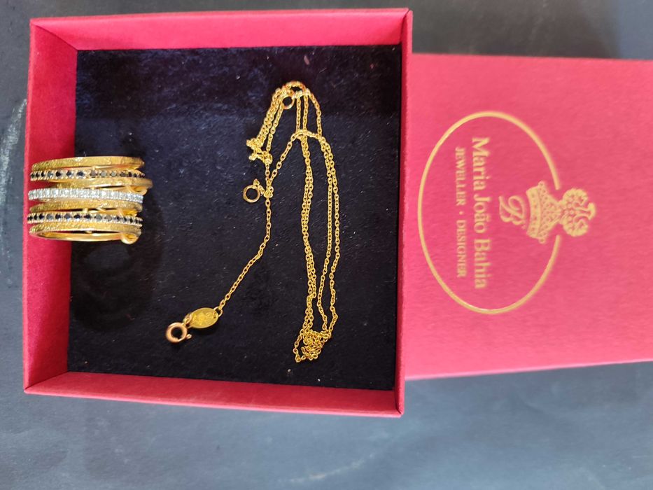 Anel em ouro  " 7 alianças " de Maria João Bahia