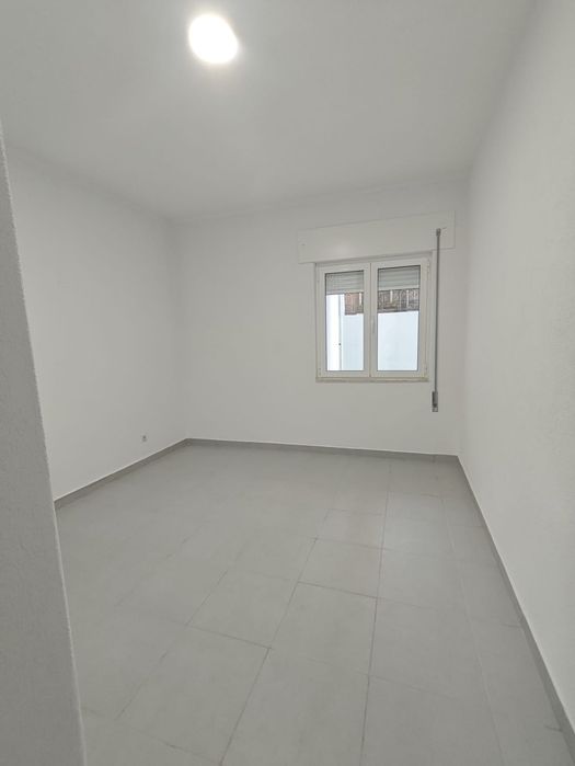 Uma Moradia Com 2 Apartamentos Independentes