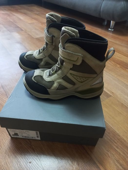 Продам зимові ботинки бренду ессо оригінал