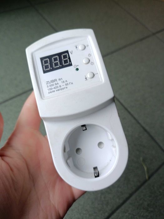 реле напряжения Zubr R1