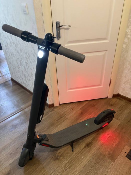 Електросамокат ninebot e22