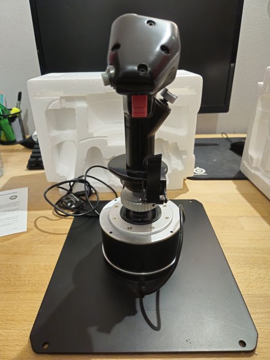 HOTAS Thrustmaster Warthog