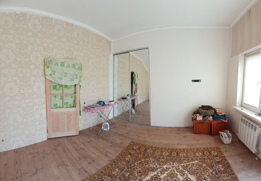 Будинок з незавершеним ремонтом 178м.кв. з гаражем