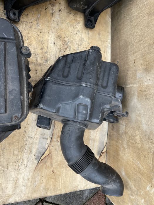 Корпус повітряного фільтра VW Passat B6 Golf 5-6 Jetta 5 Caddy Touran