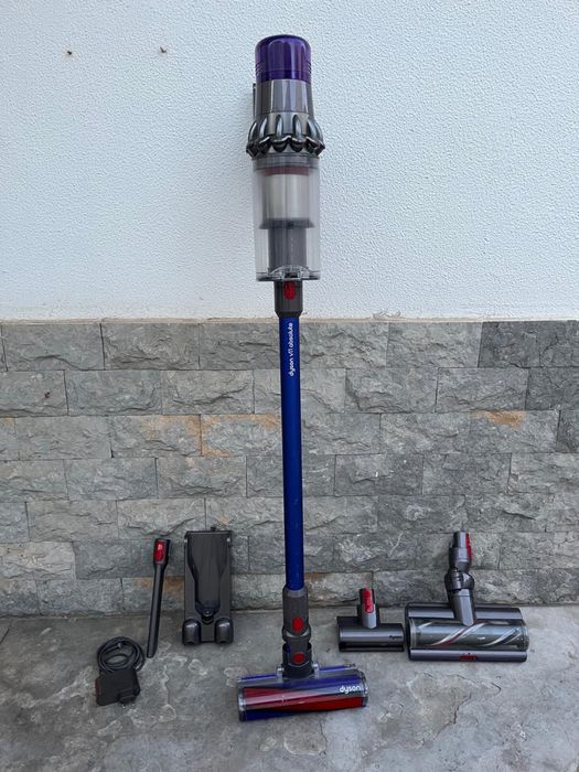 Dyson V11 Absolute