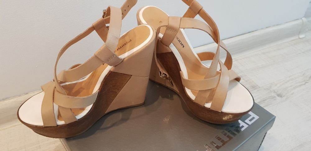 Sandały na koturnie Prima Moda