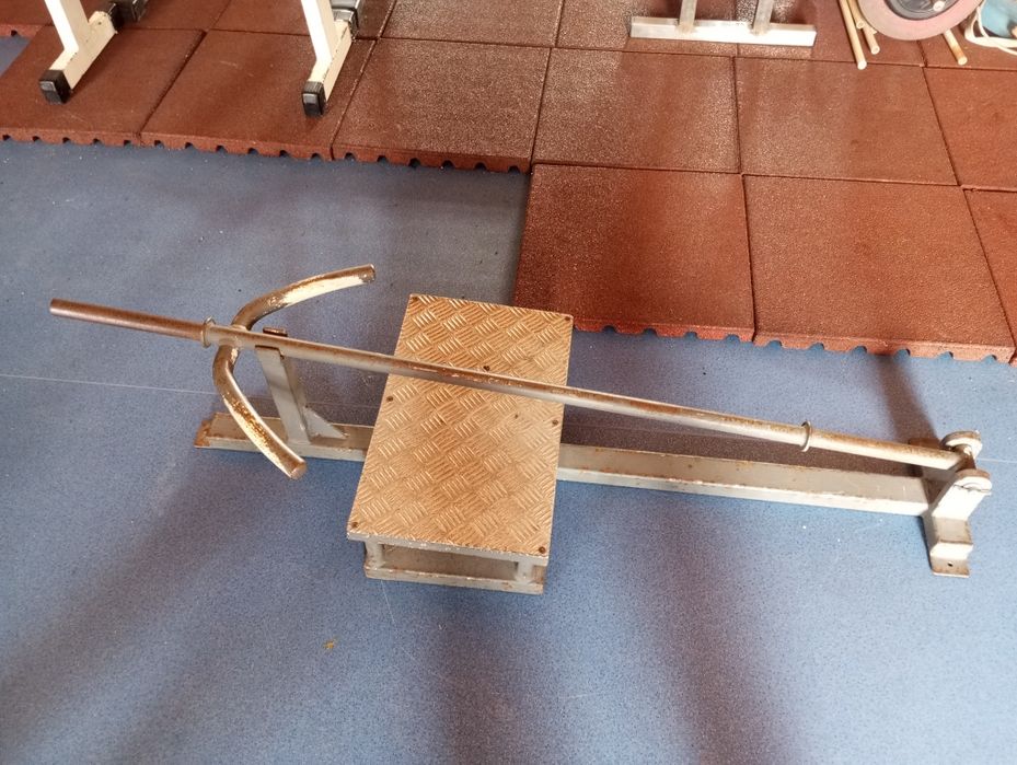 T-Bar Row Machine